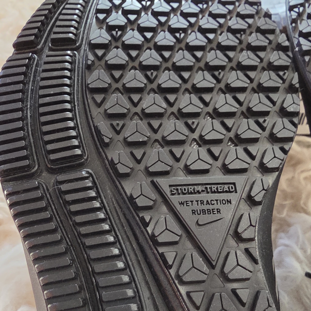 Nike Men's Black Running Shoes - Picture 6 of 10